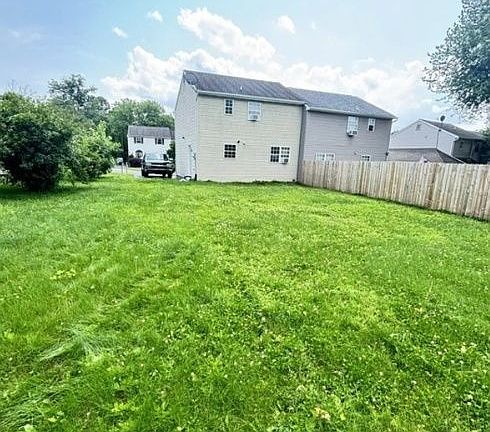 4th image of 447 Garland Cir