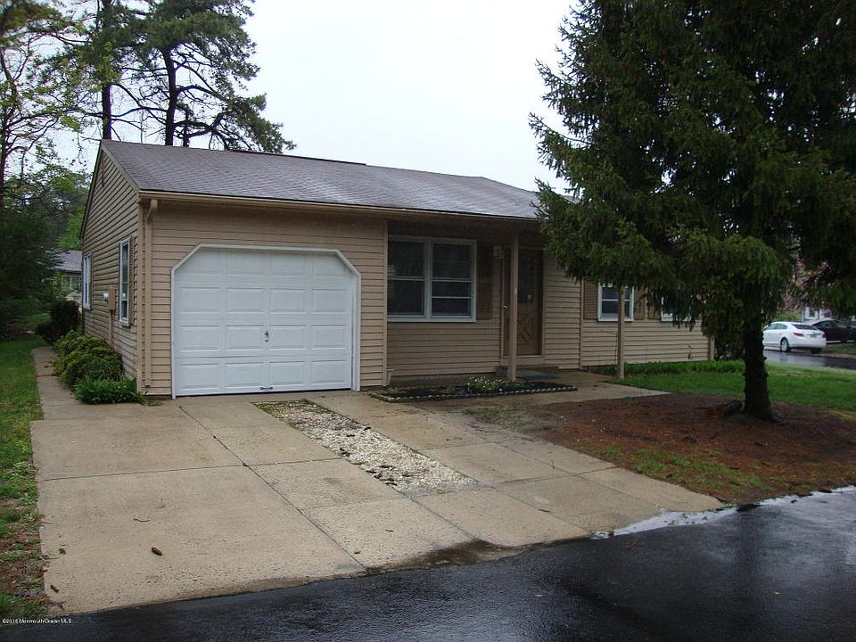 1st image of 30 Orchard Dr #73