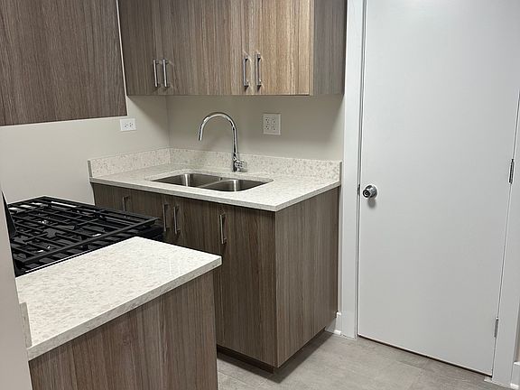 4th image of 288 N Cedar Ave #A
