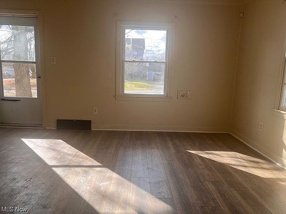 5th image of 848 Detroit Ave
