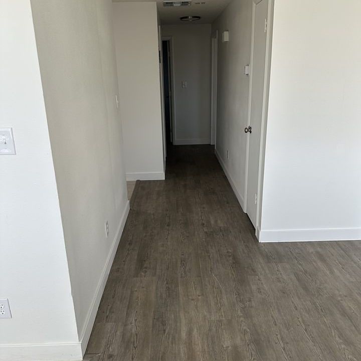 Hallway to bedrooms