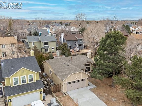 3rd image of 4309 Bramble Ln