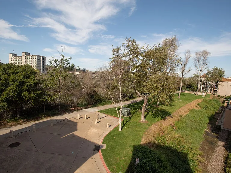 580 Camino De La Reina #322 — Photo 4