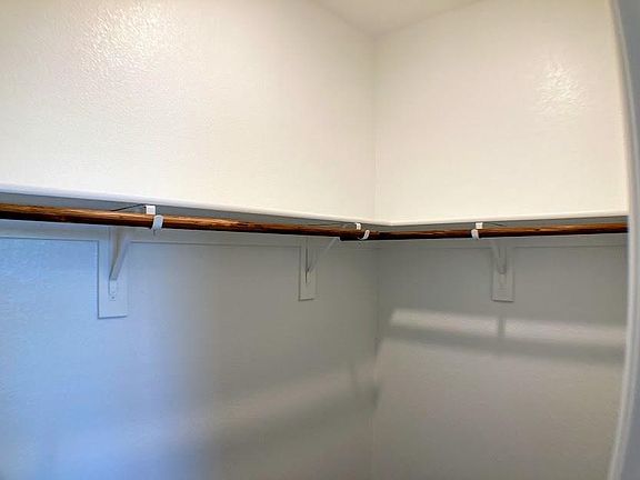 5th image of 2304 Caroline Ct