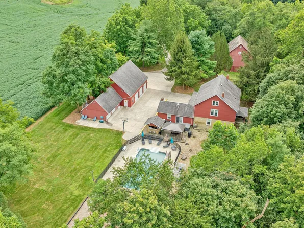 1444 Blue Jay Rd, Heath, OH 43056