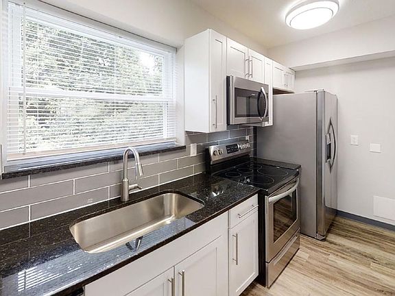 5th image of 3185 Dorris Ave #1