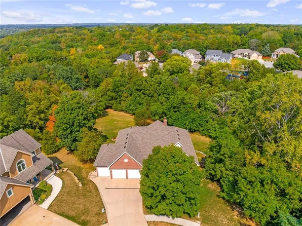 7708 Brook Lane Ave, Kansas City, MO 64139