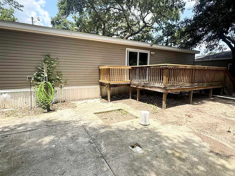 1002 Mills Ave — Photo 26