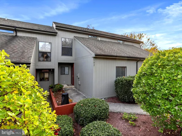 142 Fishhook Ln, Hedgesville, WV 25427