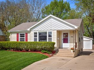 714 Chestnut St, Deerfield, IL 60015