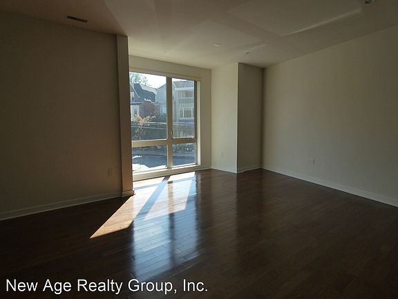 5th image of 4610-12 Cedar Ave #202