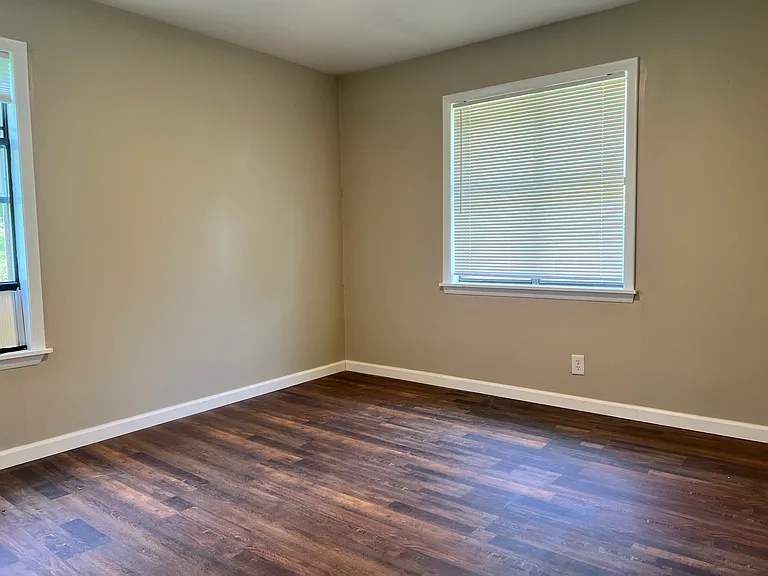 822 Barkley Rd — Photo 5