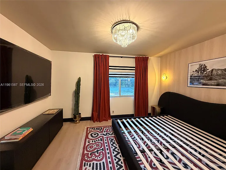 920 SW 50th Ave — Photo 41