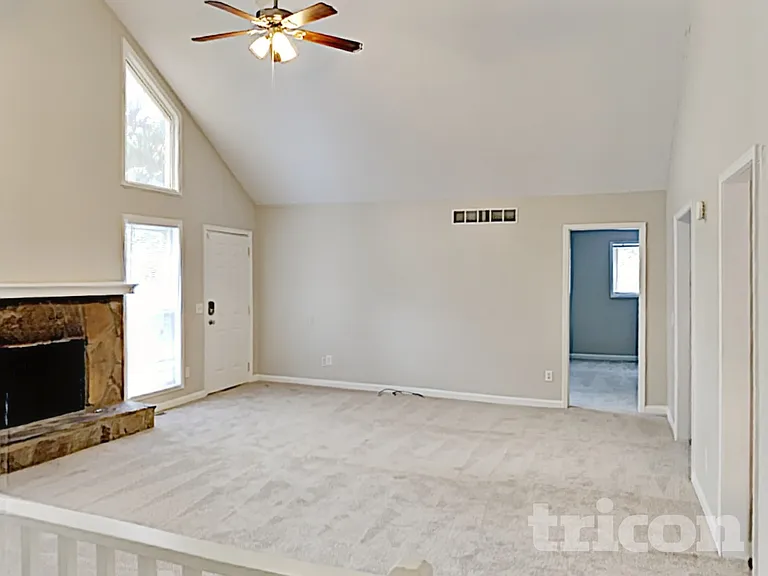 4930 Heritage Valley Dr — Photo 4