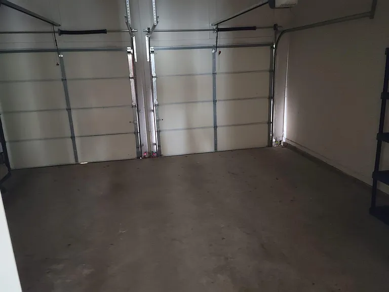 6075 Bentley Way — Photo 10