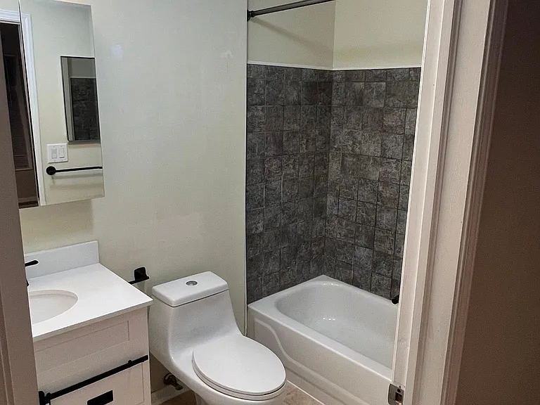 141 Asbury Ave #3S — Photo 11