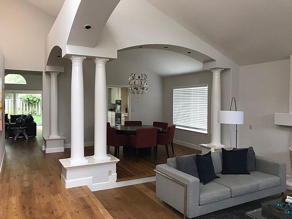 2nd image of 4223 Knollview Dr