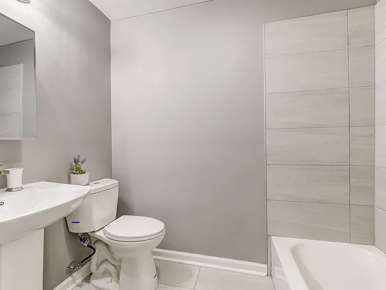 Lavana Falls Apartments — Photo 34