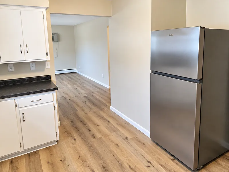 2 bed, 1.0 bath, 800 sqft, $1,025 — Photo 2