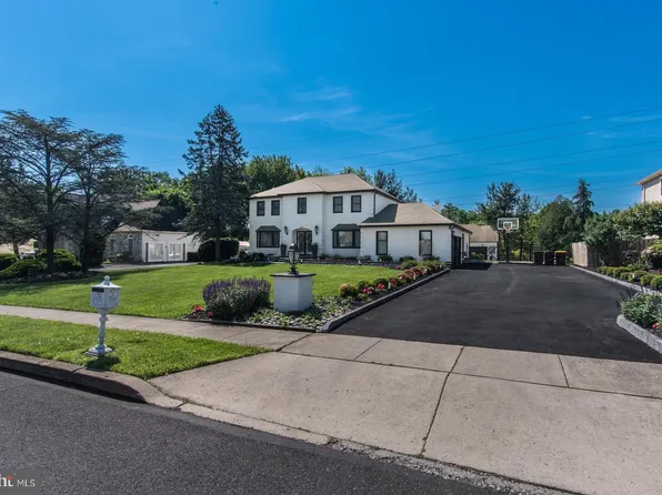 147 Gwynmont Dr, North Wales, PA 19454