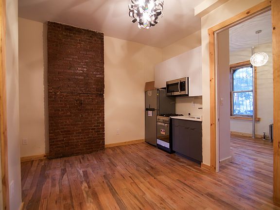 2nd image of 18 Irving Ave #1STFLD