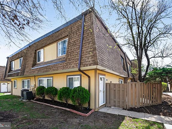 3rd image of 3818 Joshua Pl #43B