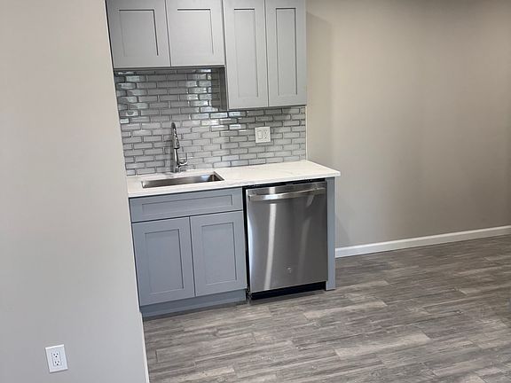 3rd image of 4514 Post Rd APT B