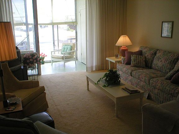 3rd image of 1410 S Federal Hwy APT 206