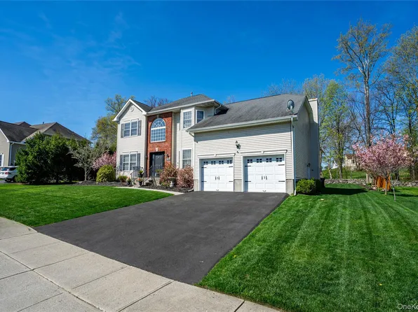 3403 Red Coat Drive, New Windsor, NY 12553