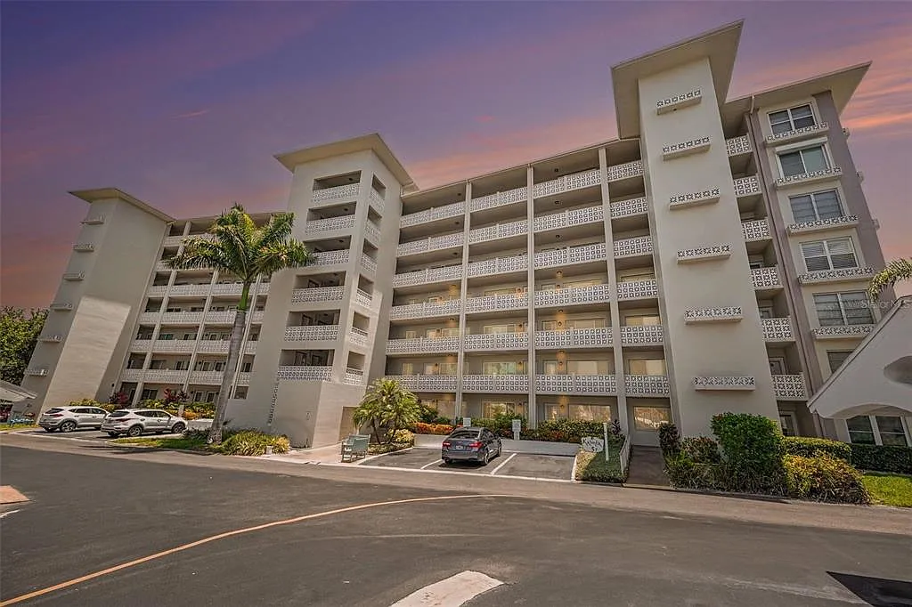 1 bed, 1.0 bath, 659 sqft, $1,100 — Photo 2