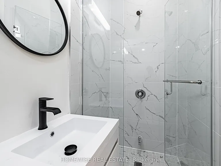 11 Craig Cres #LOWER — Photo 17