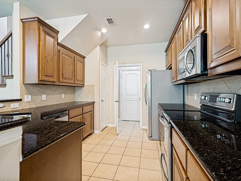 241 Barrington Ln — Photo 14