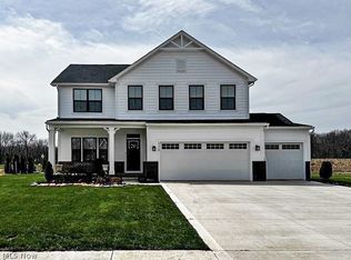 5358 Walnut Ridge Ln, Sheffield Lake, OH