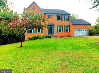 3590 Lions Field Rd, Triangle, VA 22172