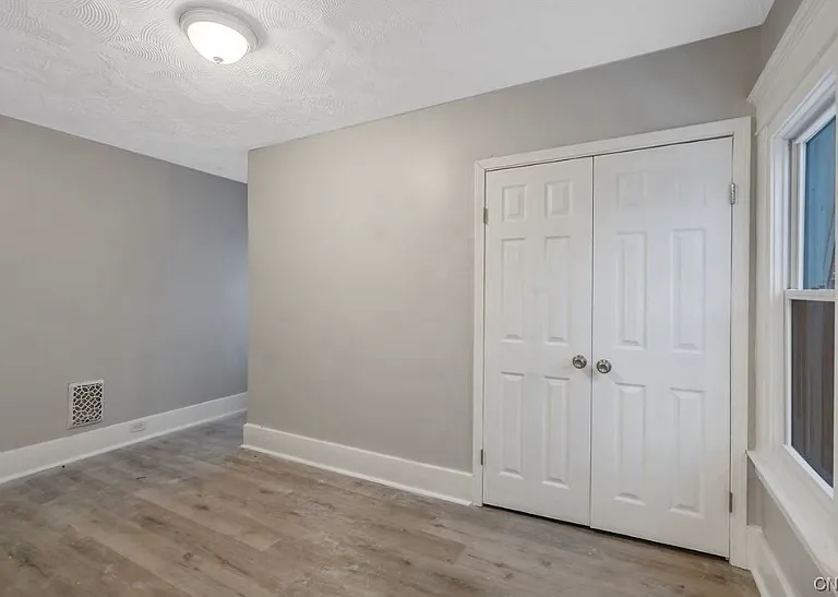 124 Loehr Ave #3 — Photo 9