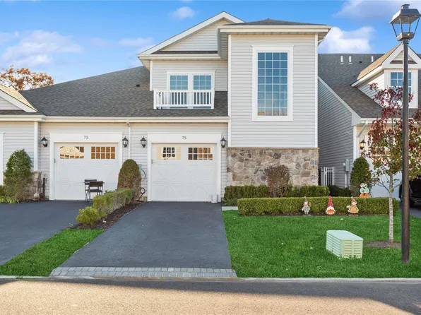 75 Lakeside Court #75, Shirley, NY 11967