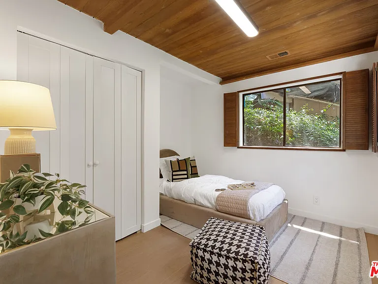 8506 Oak Ct — Photo 17