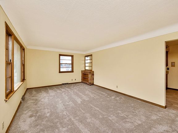 3rd image of 3500 Lindlavista Way