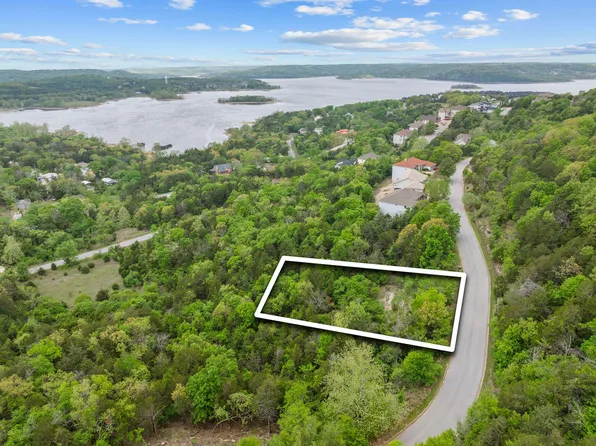 300 Samaras Way, Hollister, MO 65672