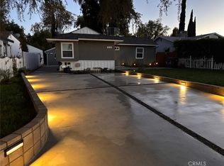 23130 Victory Blvd, Woodland Hills, CA 91367