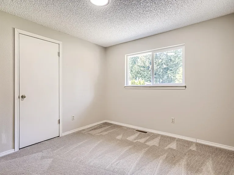 10616 164th Ave NE — Photo 22