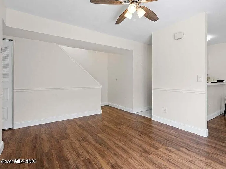 1411 Sheafe Ave NE #102 — Photo 5