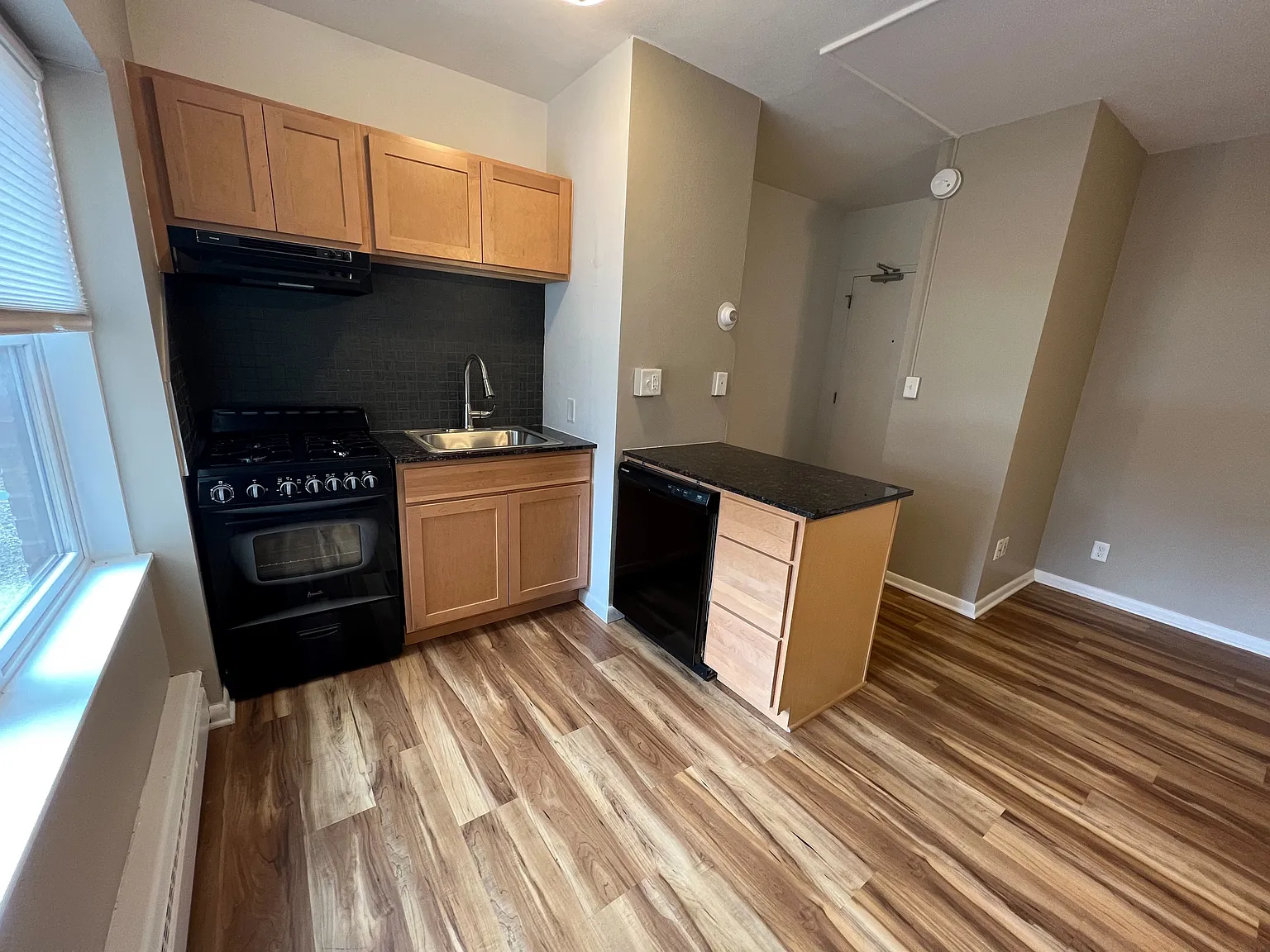 22 East 22nd Street — Photo 4