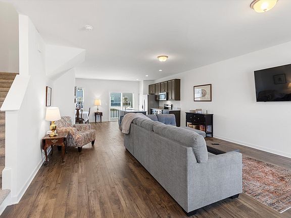 2nd image of 3004 Deptford St