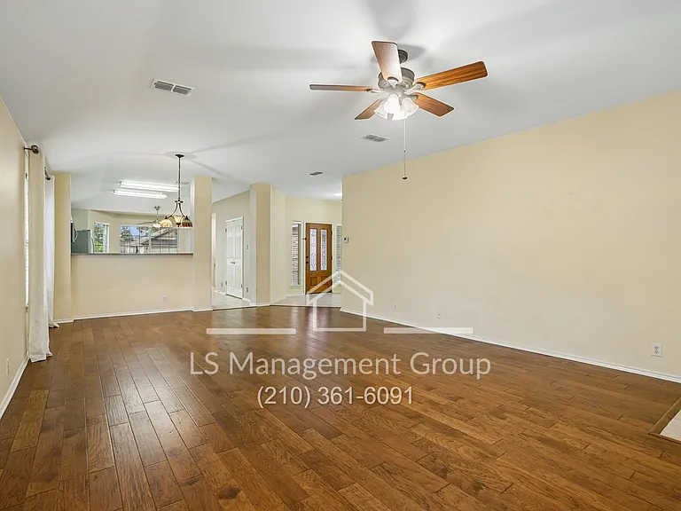 14343 Markham Gln — Photo 9