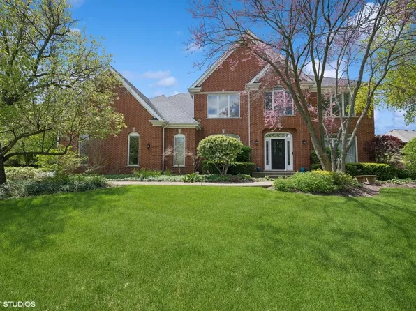 22935 Woodcrest Ct, Lake Zurich, IL 60047