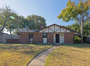710 Waynelee Dr, Lancaster, TX 75146