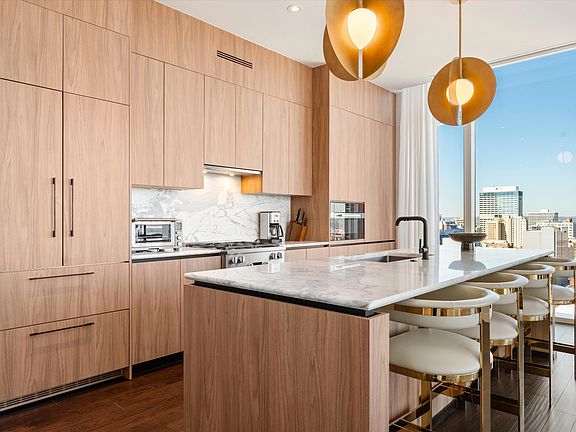 5th image of 160 2nd Ave S APT 1807
