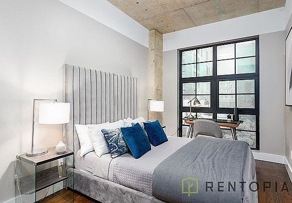 5th image of 187 Kent Ave #306