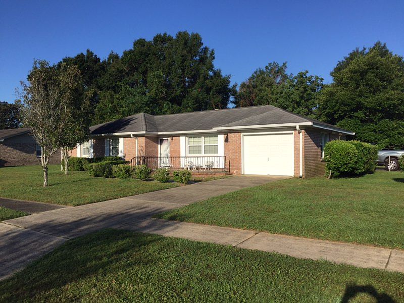 Great neighborhood for walks